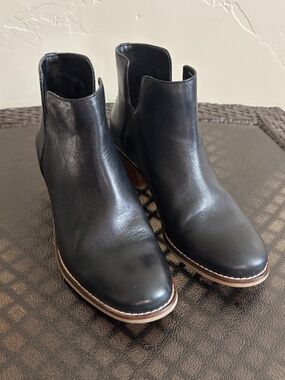 Cole Haan Abbot Cutout Slip On Leather Heeled Ankle Booties Size 6B